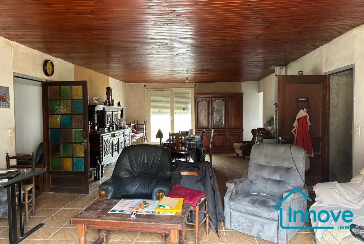 Maison à rénover de 166 m² dans un environnement calme près de Lavit 