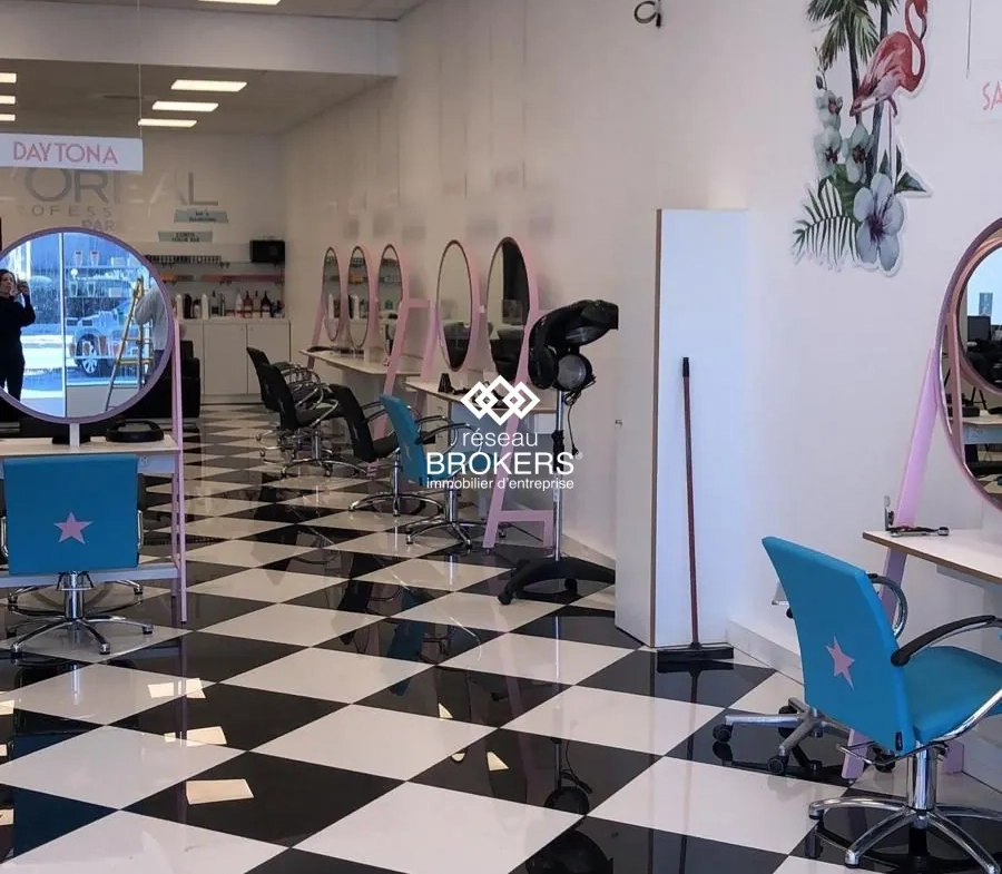 Fonds de Commerce Salon de Coiffure à Villeneuve-Loubet – Opportunité à saisir 