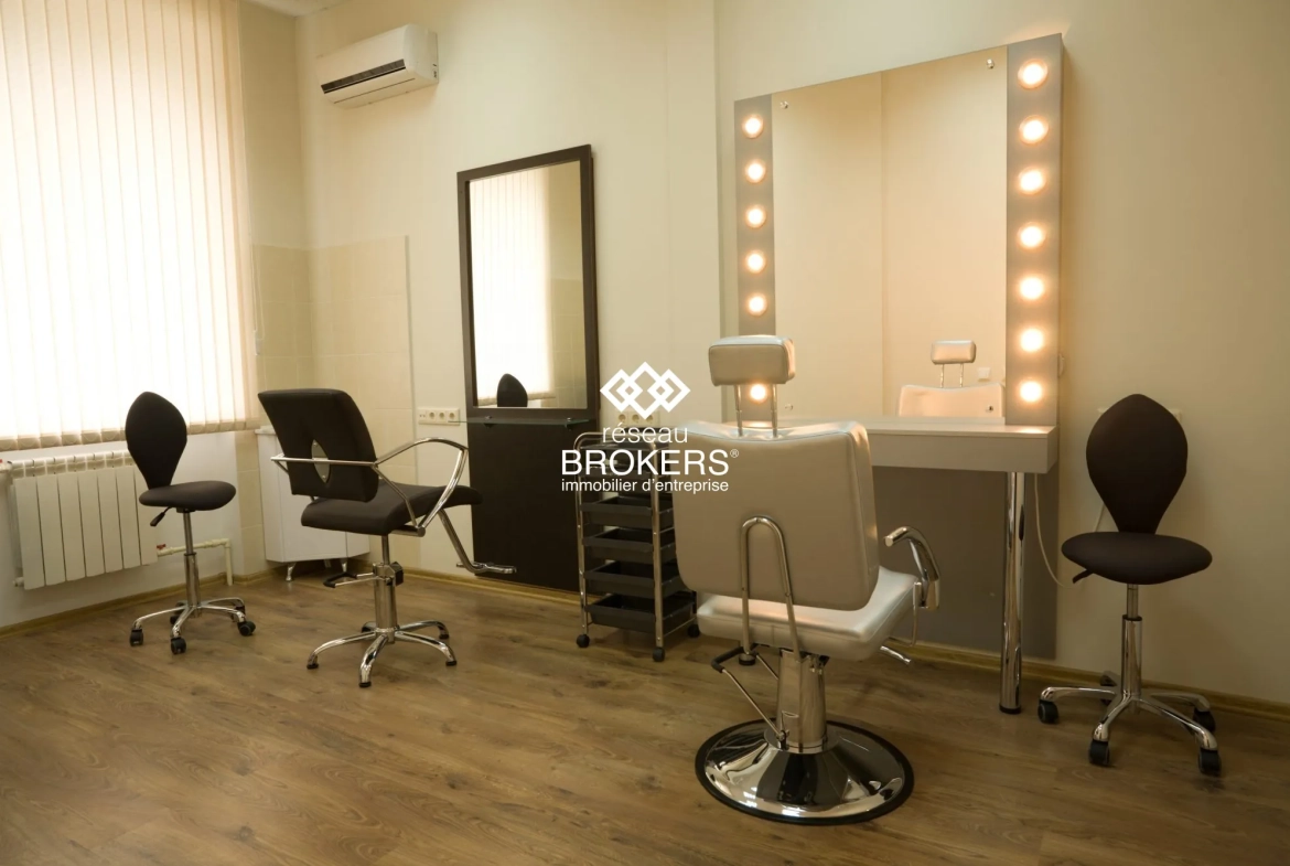 Fonds de Commerce Salon de Coiffure à Villeneuve-Loubet – Opportunité à saisir 
