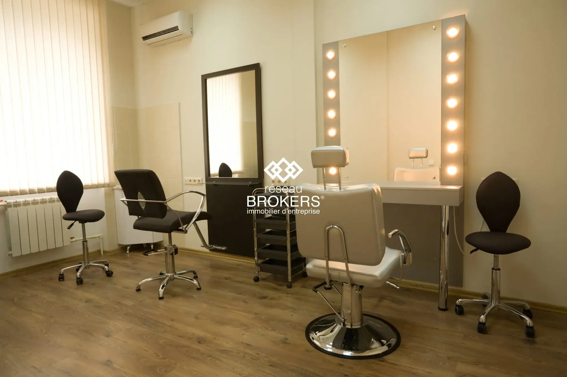 Fonds de Commerce Salon de Coiffure à Villeneuve-Loubet – Opportunité à saisir 