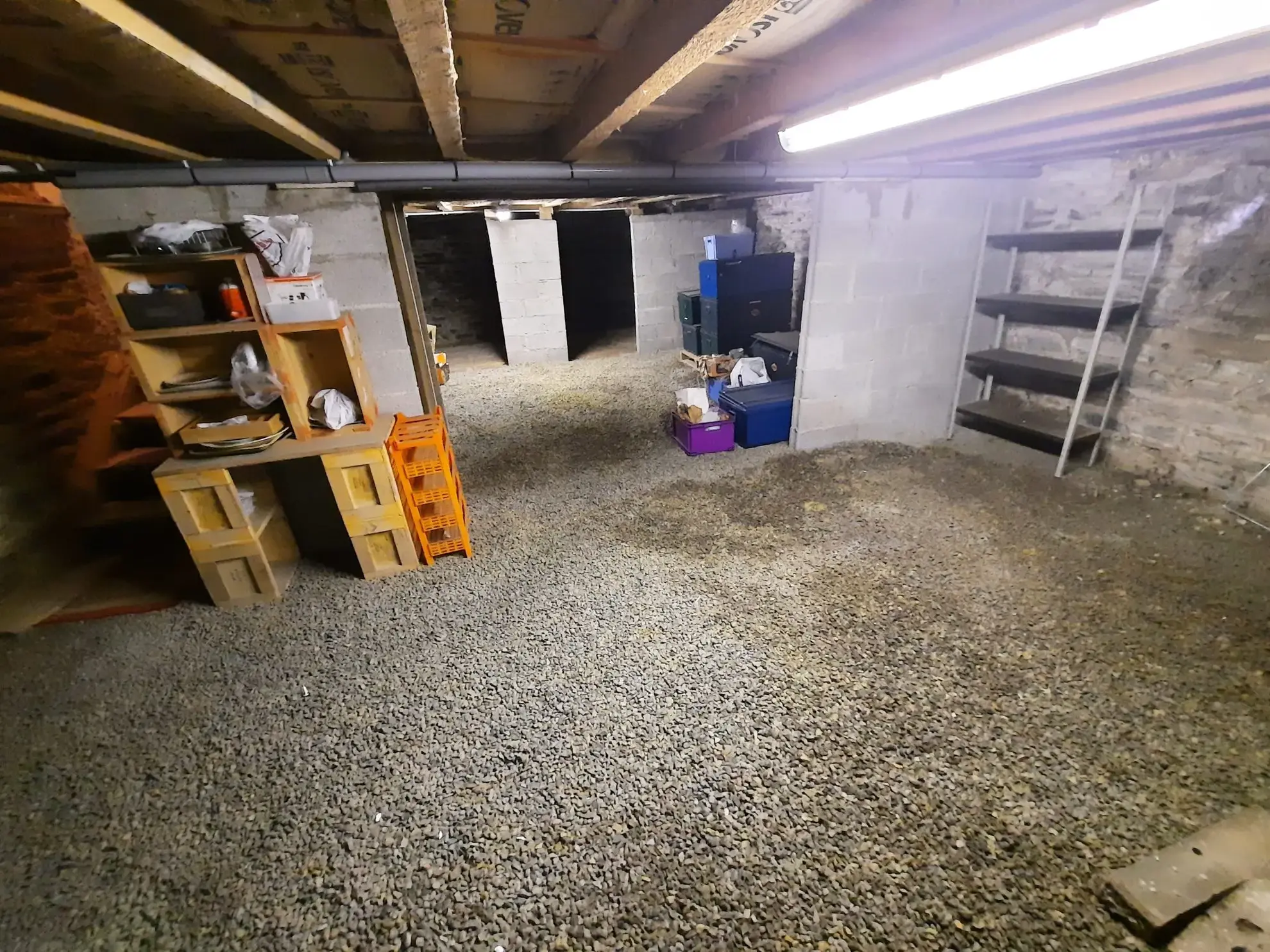 Maison traditionnelle rénovée à Loyat de 173 m² avec garage et terrain clos 