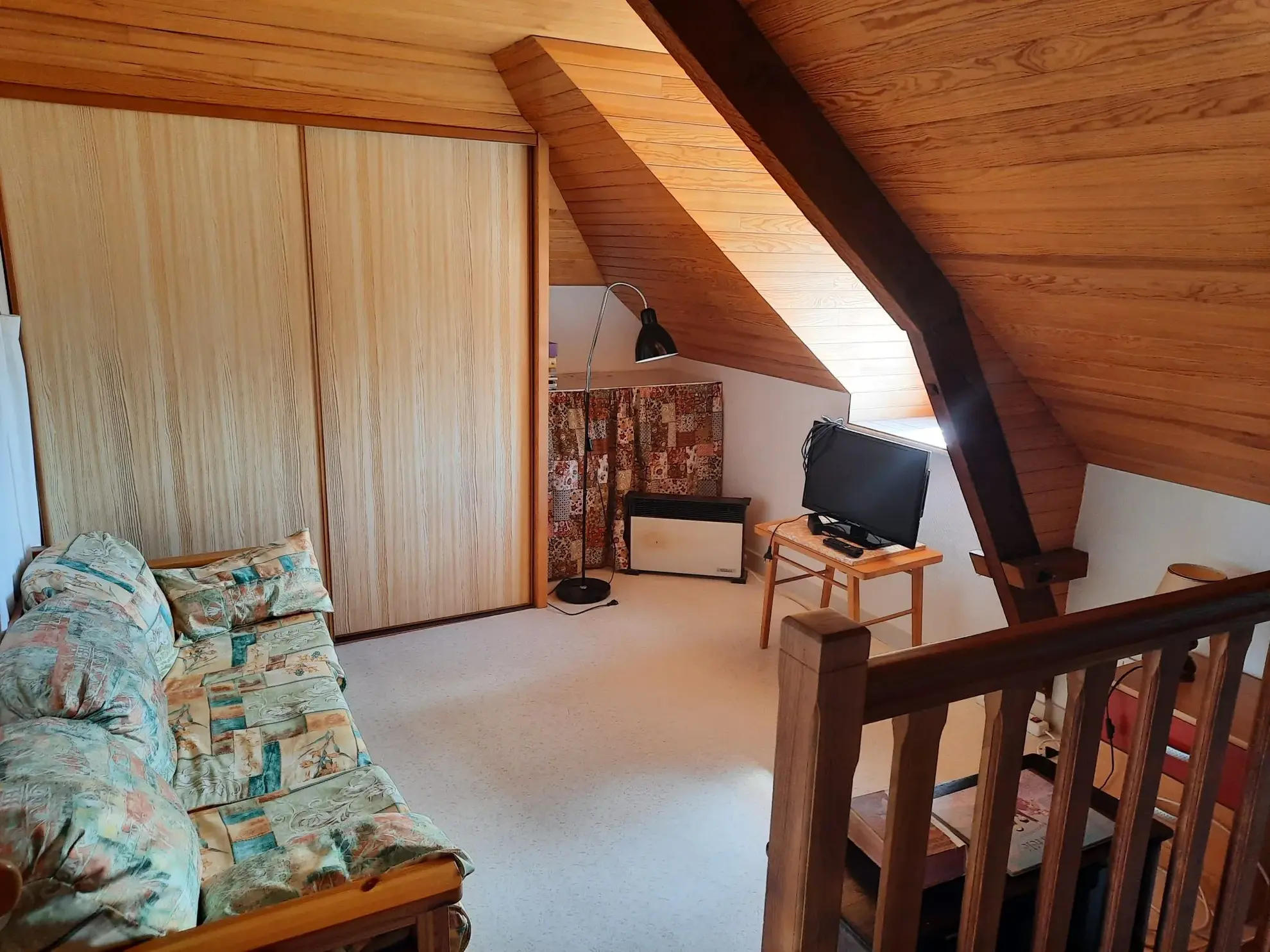 Maison traditionnelle rénovée à Loyat de 173 m² avec garage et terrain clos 