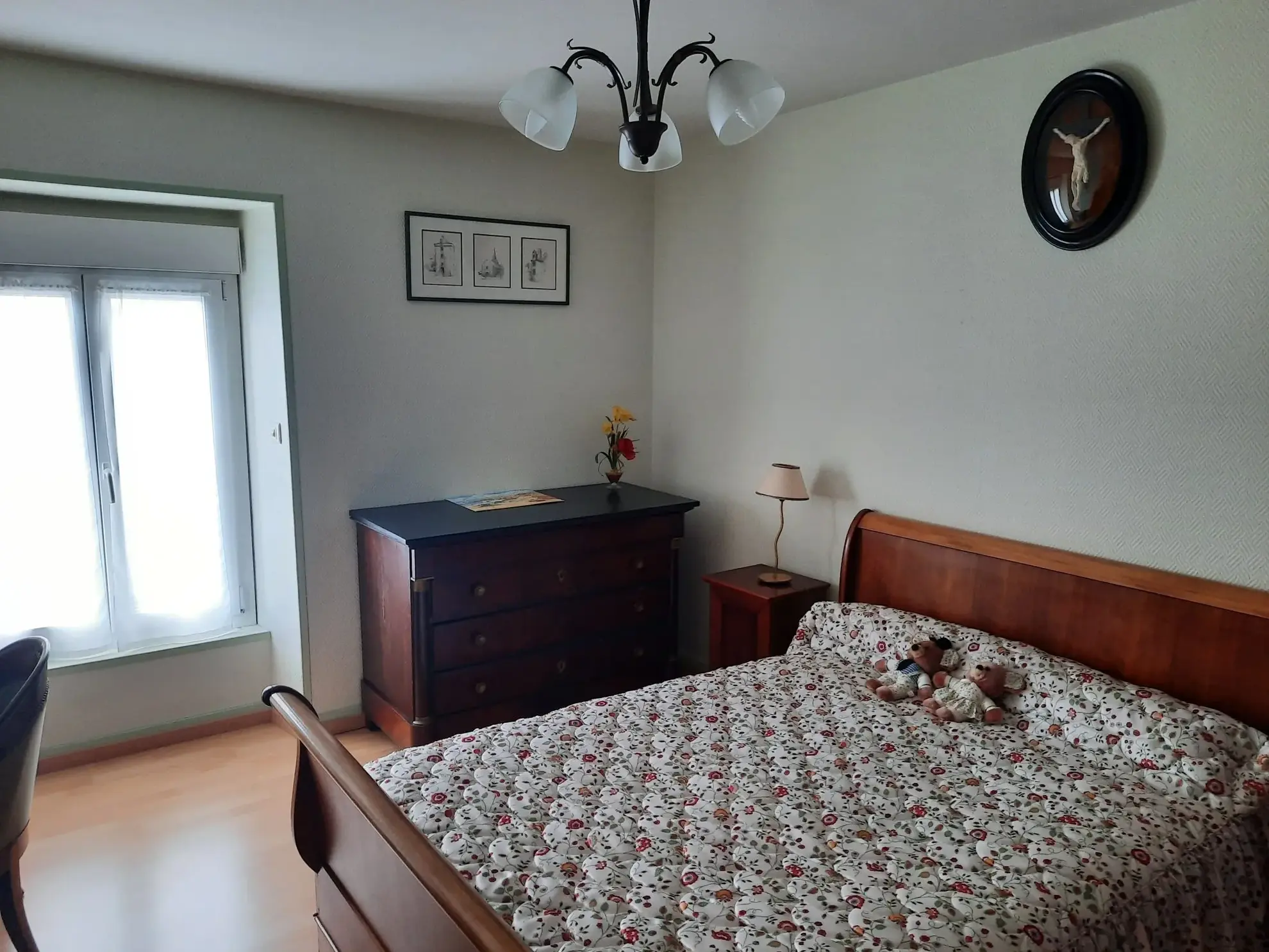 Maison traditionnelle rénovée à Loyat de 173 m² avec garage et terrain clos 