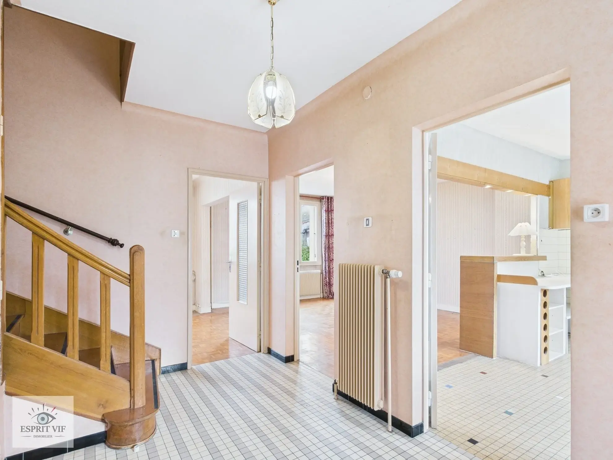 Charmante maison à Vic-sur-Seille avec 4 chambres et garage, à découvrir rapidement 