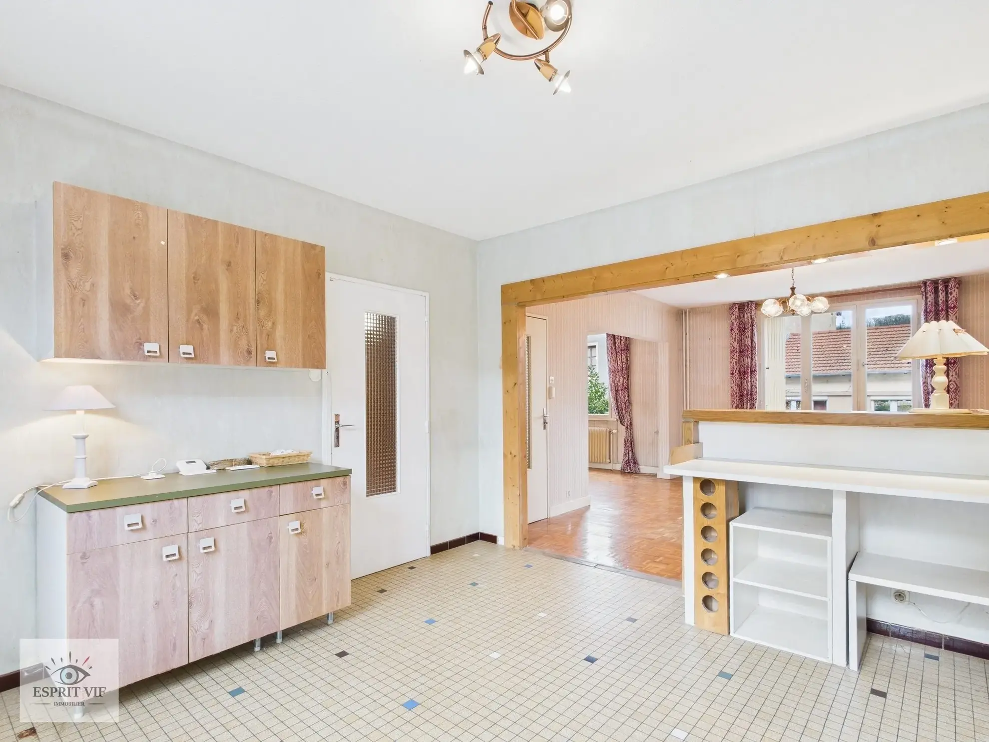 Charmante maison à Vic-sur-Seille avec 4 chambres et garage, à découvrir rapidement 