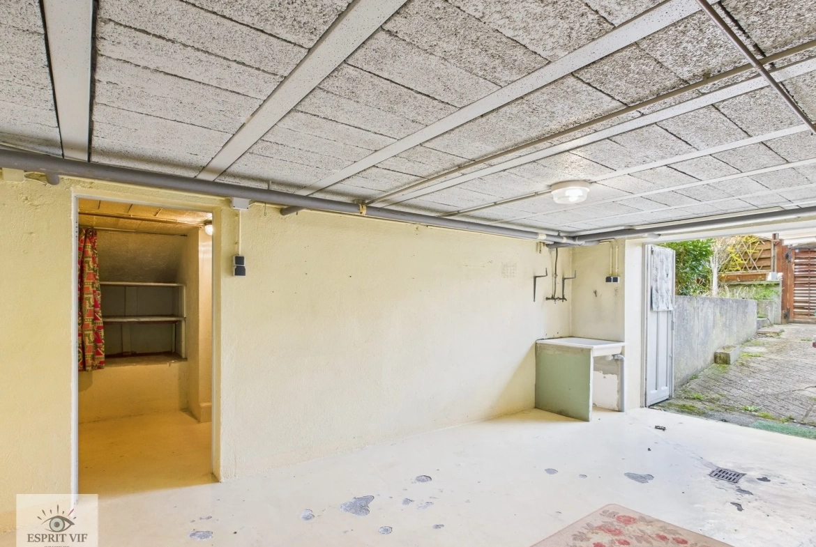 Charmante maison à Vic-sur-Seille avec 4 chambres et garage, à découvrir rapidement 