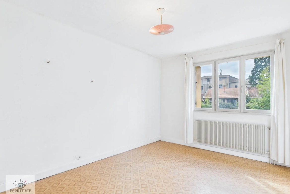 Charmante maison à Vic-sur-Seille avec 4 chambres et garage, à découvrir rapidement 