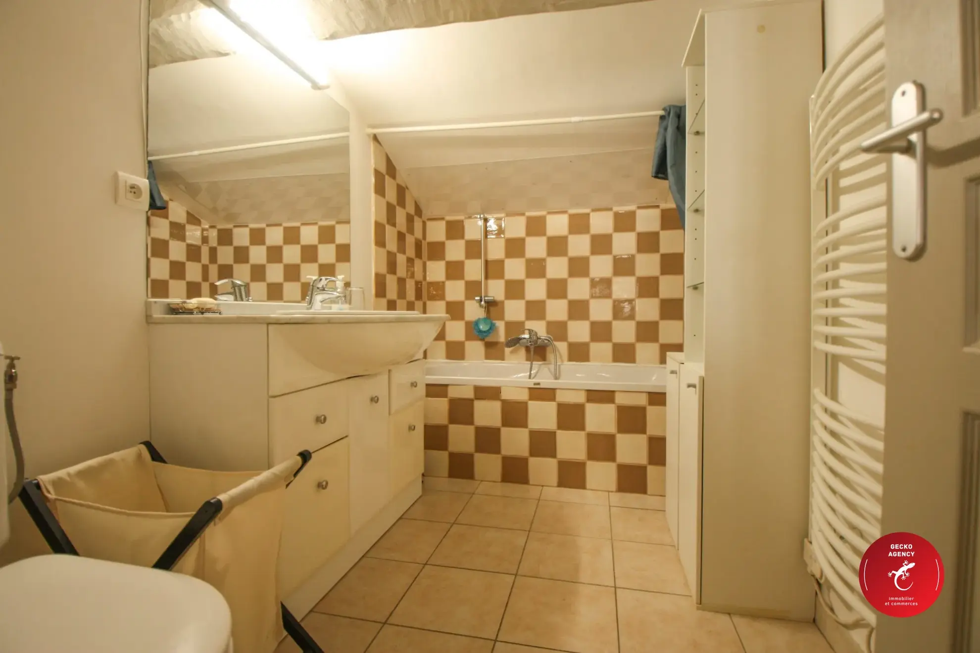 Appartement T2 à Montferrat avec climatisation et sans travaux près de Figanières et Draguignan 