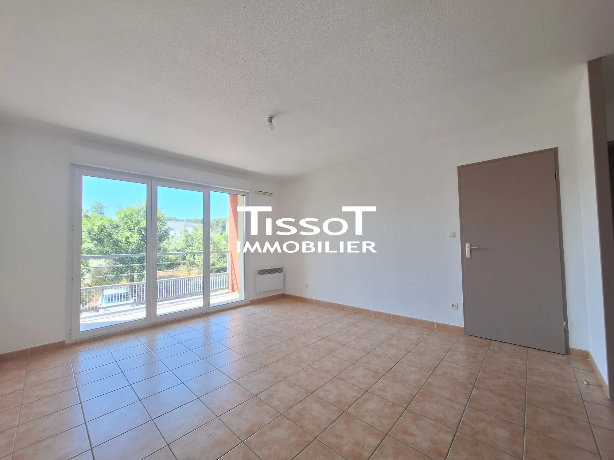 Appartement T2 de 47 m² avec balcon et parking à Nîmes, Résidence sécurisée 