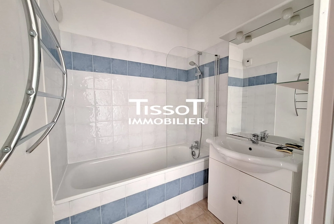 Appartement T2 de 47 m² avec balcon et parking à Nîmes, Résidence sécurisée 