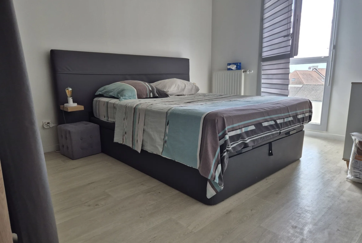 Bel appartement 4 pièces avec terrasse à Montlhéry - résidence sécurisée 