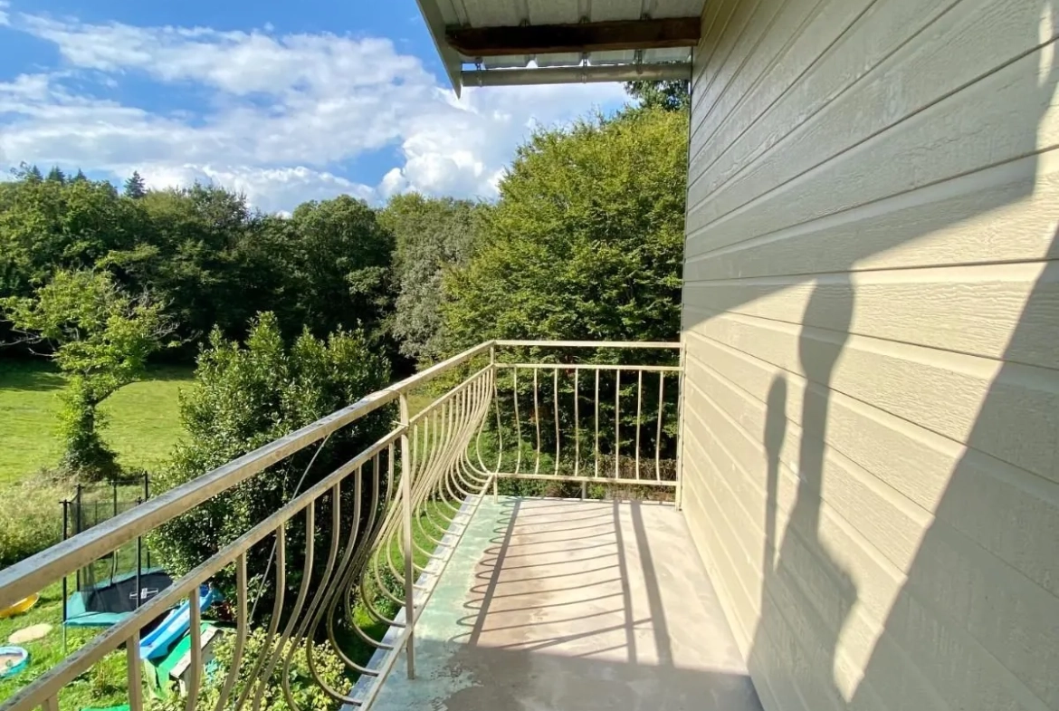 Maison de village avec jardin à Lagarde-Marc-la-Tour - 3 chambres, rénovée 