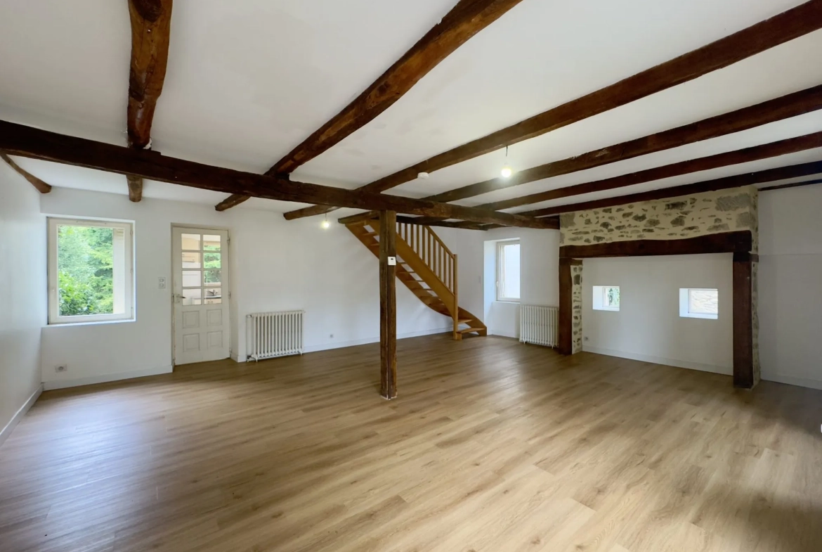 Maison de village avec jardin à Lagarde-Marc-la-Tour - 3 chambres, rénovée 