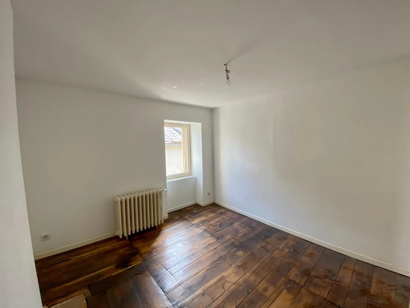 Maison de village avec jardin à Lagarde-Marc-la-Tour - 3 chambres, rénovée 