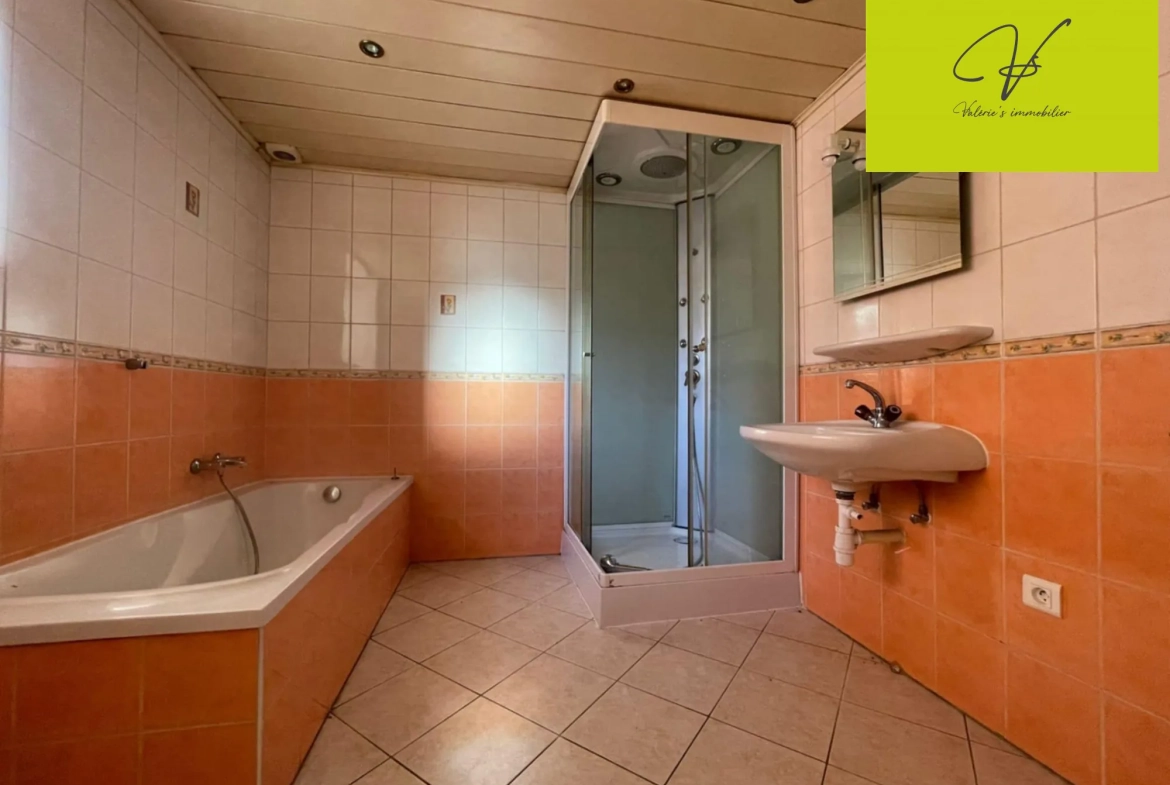 Belle maison de 170 m² à Laneuveville-Les-Lorquin avec deux habitations 