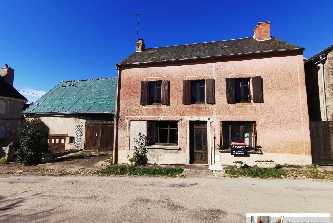 Maison de Bourg avec Grange et Cour à Lepaud – Potentiel à Découvrir 