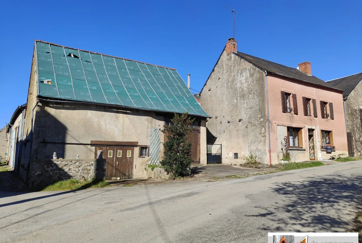Maison de Bourg avec Grange et Cour à Lepaud – Potentiel à Découvrir 