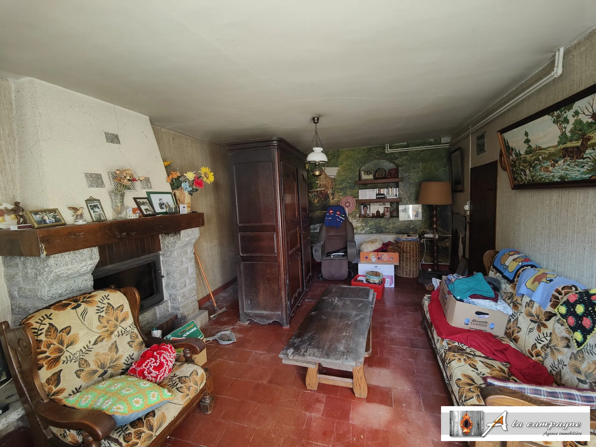 Maison de Bourg avec Grange et Cour à Lepaud – Potentiel à Découvrir 