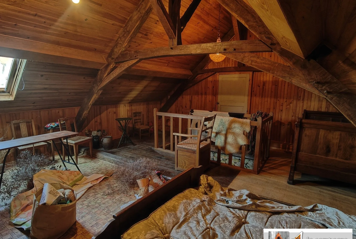 Maison de Bourg avec Grange et Cour à Lepaud – Potentiel à Découvrir 