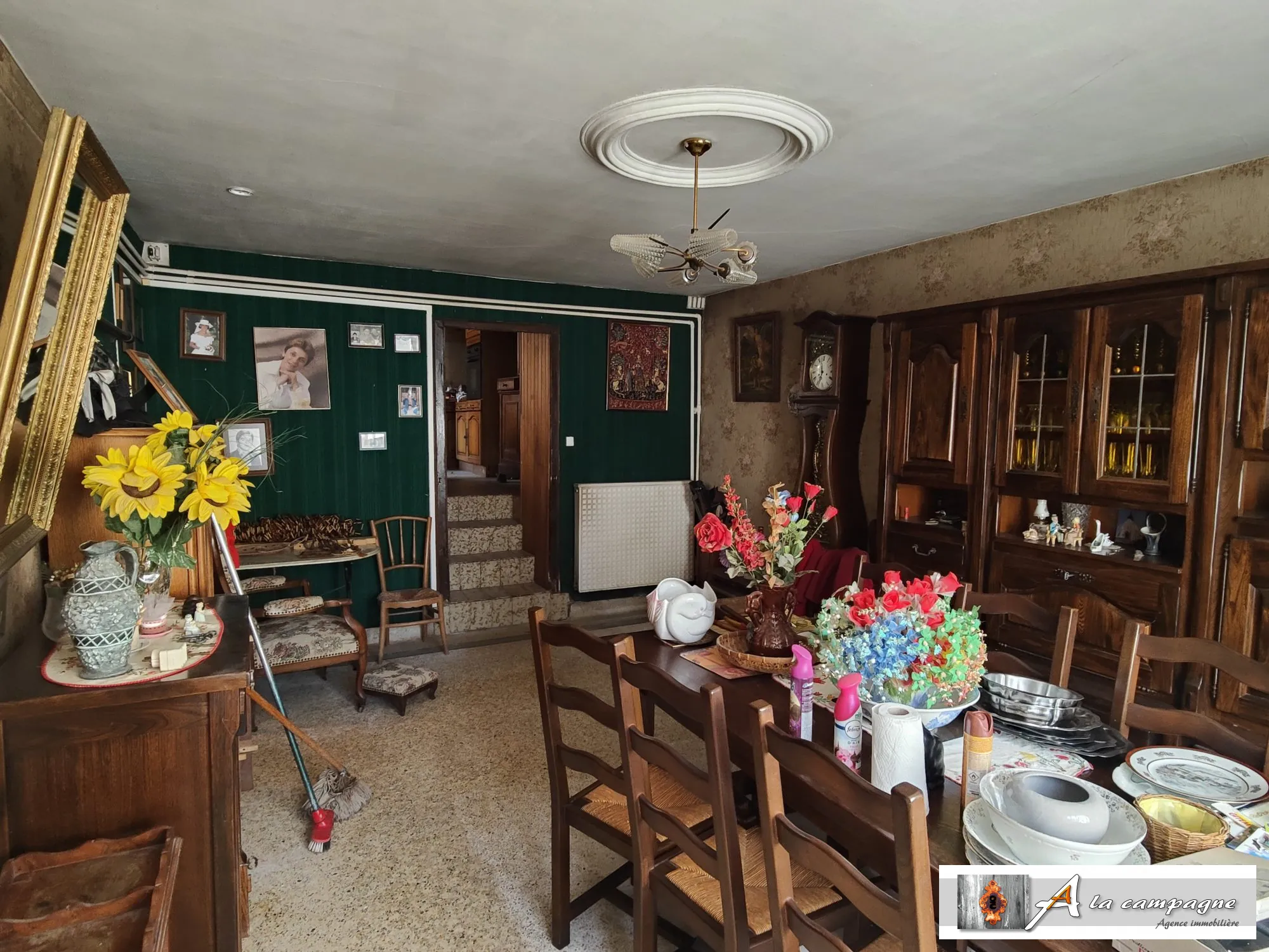 Maison de Bourg avec Grange et Cour à Lepaud – Potentiel à Découvrir 