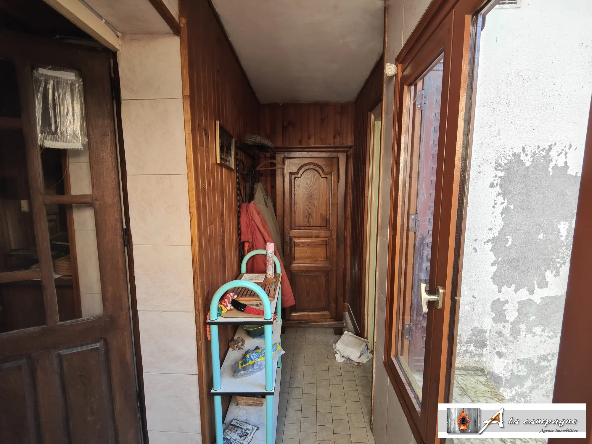 Maison de Bourg avec Grange et Cour à Lepaud – Potentiel à Découvrir 