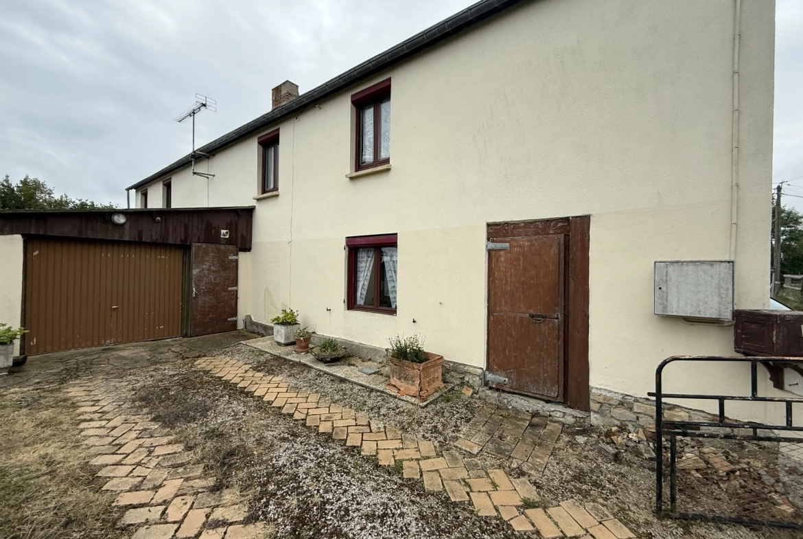 Maison familiale à vendre avec grand terrain près de Livarot Pays d'Auge 