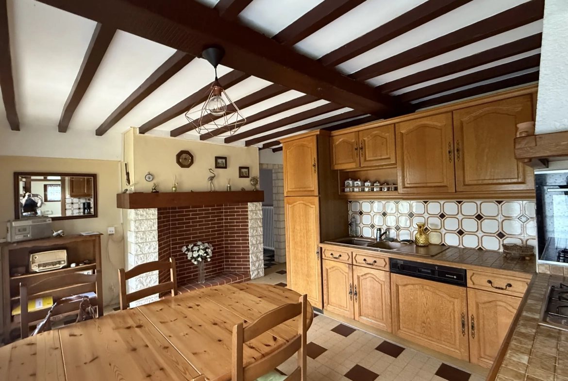 Maison familiale à vendre avec grand terrain près de Livarot Pays d'Auge 