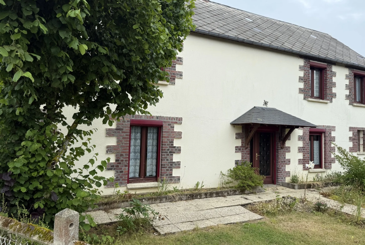 Maison familiale à vendre avec grand terrain près de Livarot Pays d'Auge 