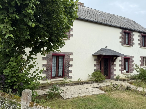 Maison familiale à vendre avec grand terrain près de Livarot Pays d'Auge