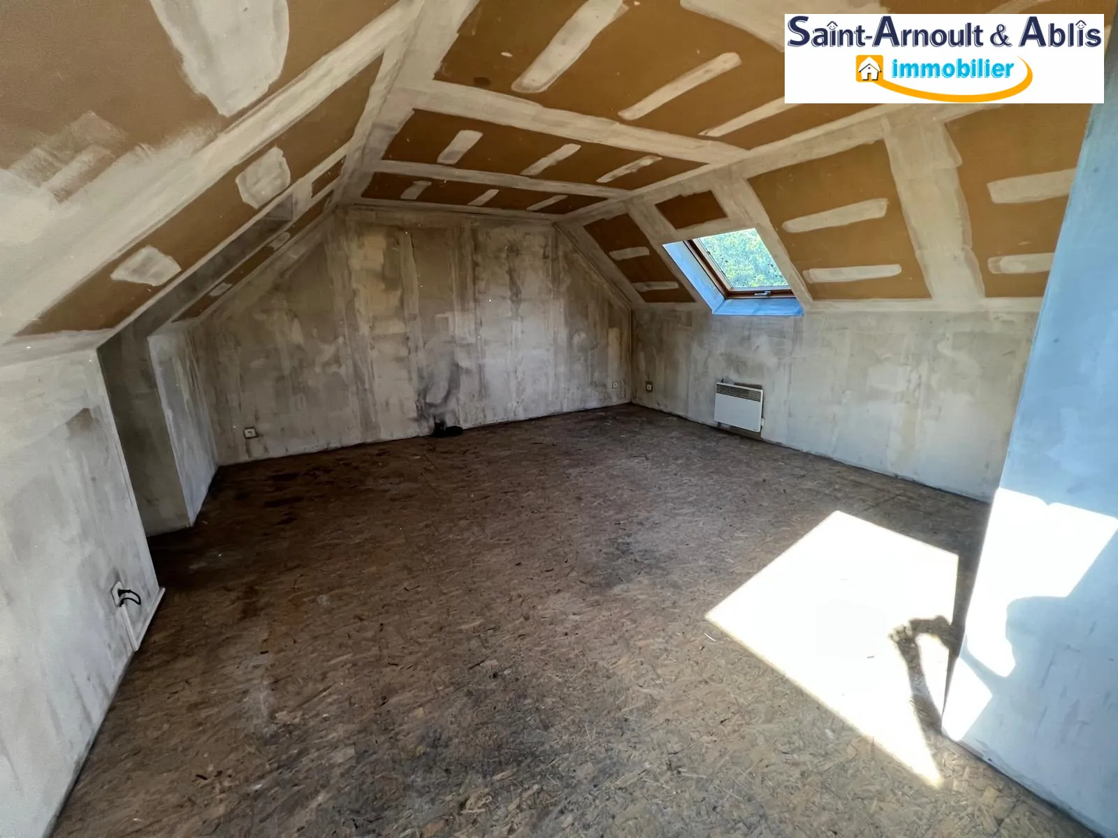 Maison à rénover avec grand terrain à Boinville-le-Gaillard 78660 
