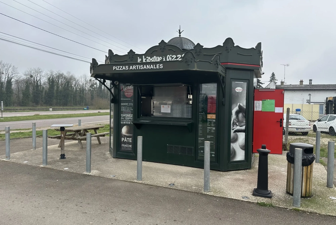 Kiosque à pizza à vendre à Brienon-sur-Armançon, emplacement stratégique et faible loyer 