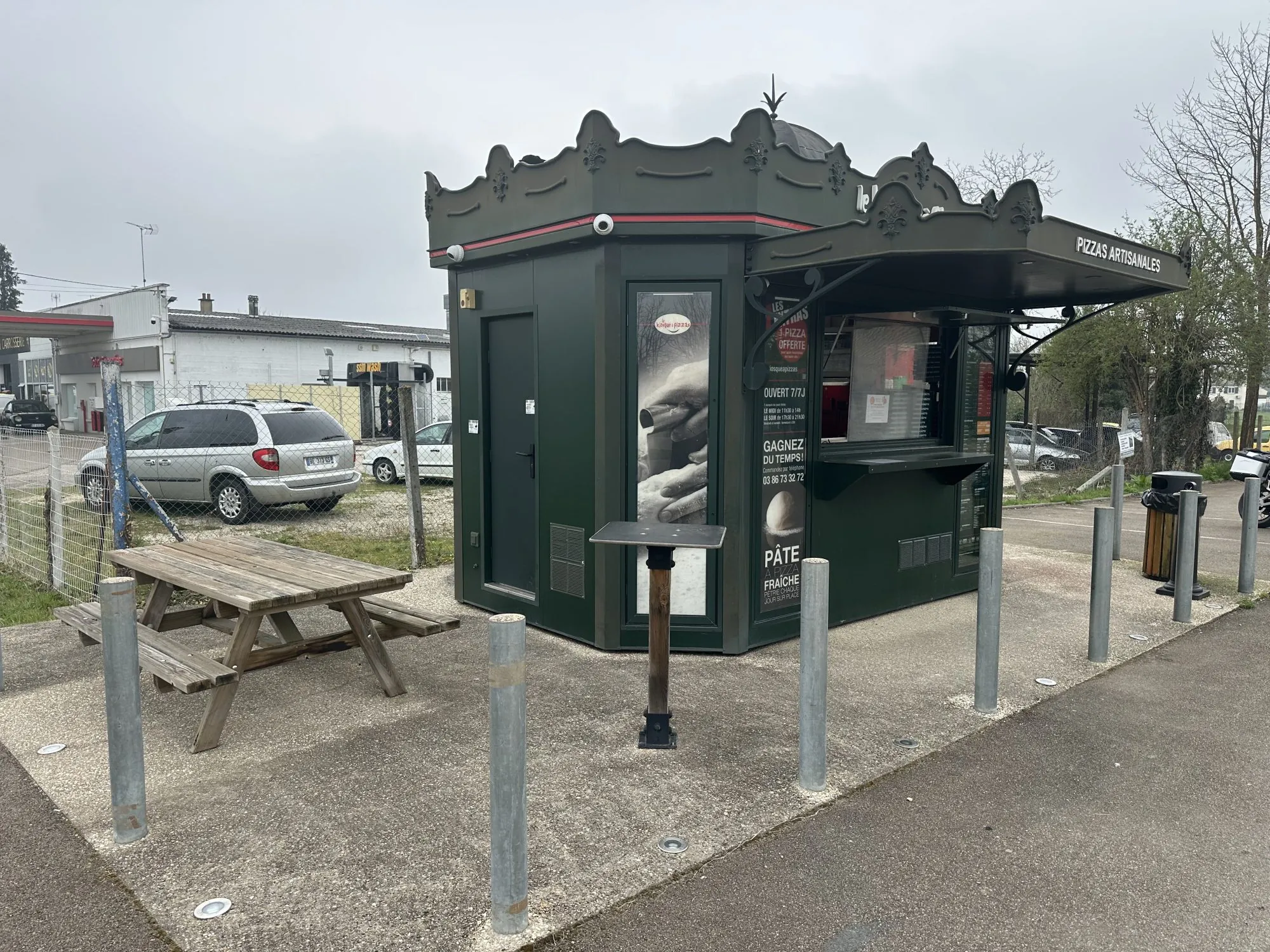 Kiosque à pizza à vendre à Brienon-sur-Armançon, emplacement stratégique et faible loyer 