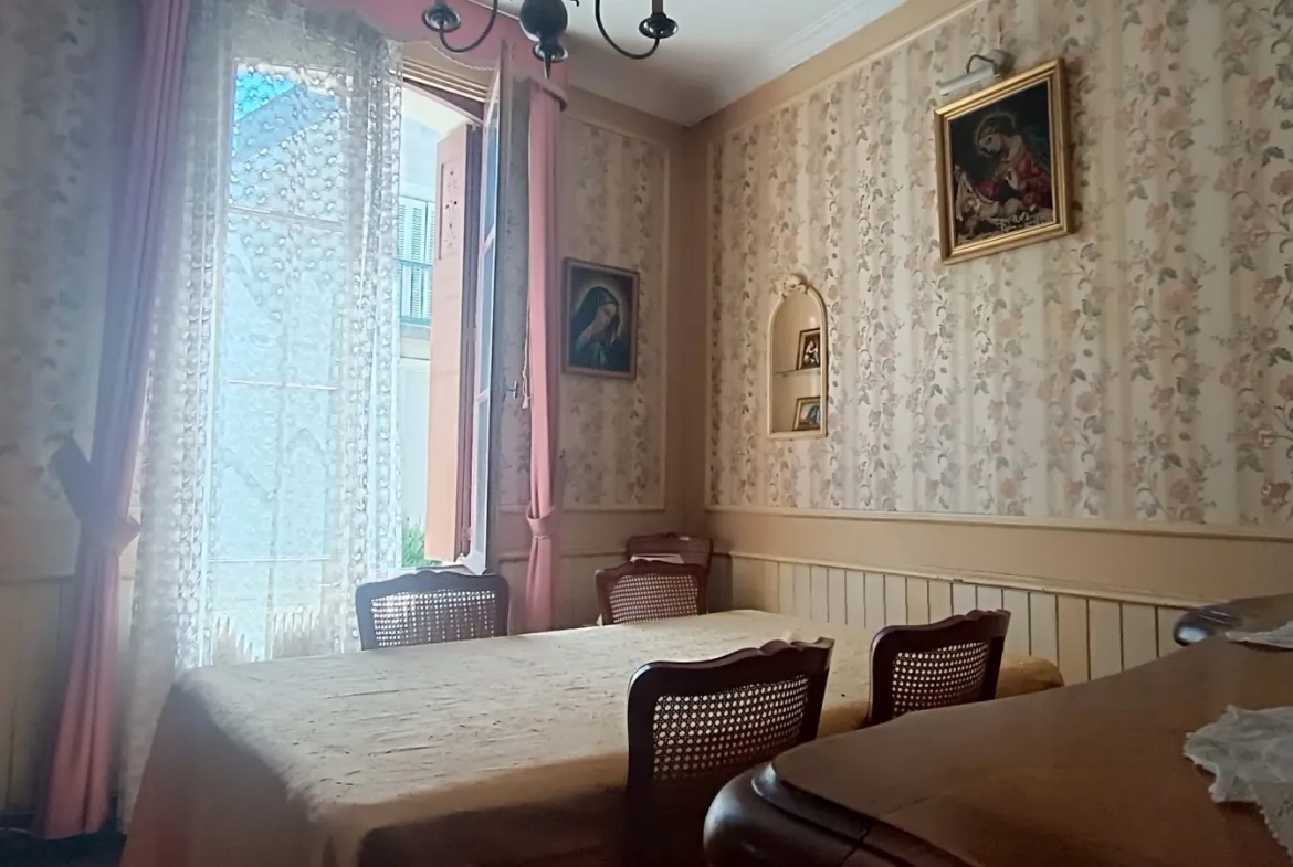 Maison à vendre à Luynes avec cachet et potentiel de rénovation 
