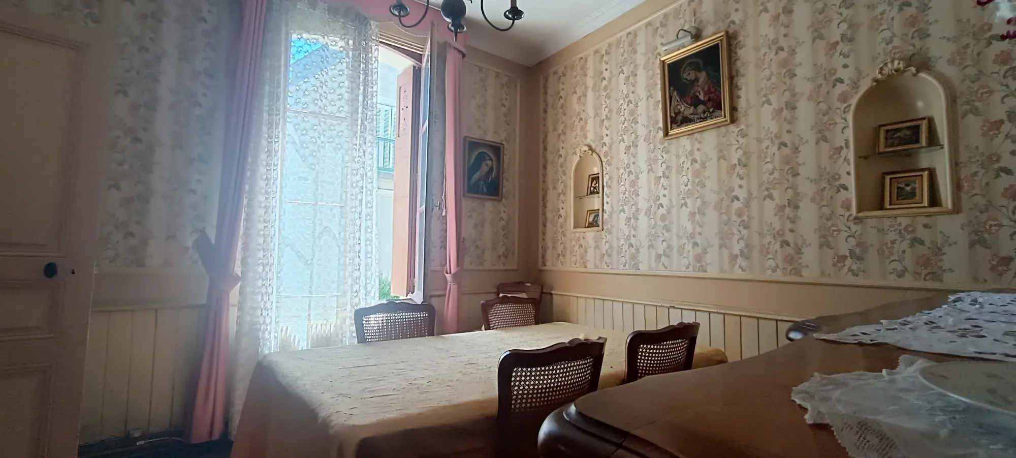 Maison à vendre à Luynes avec cachet et potentiel de rénovation 