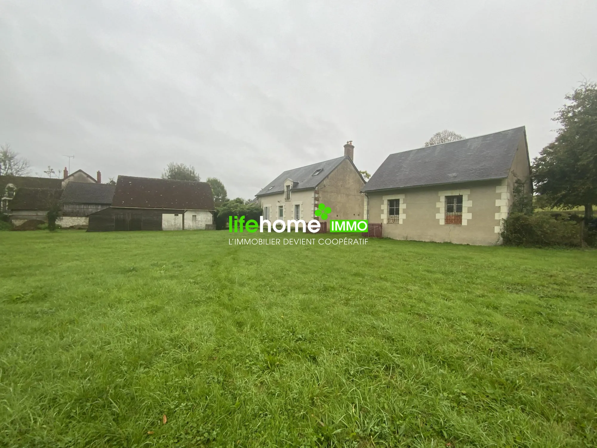 Maison ancienne à vendre à Vicq-sur-Nahon en Indre, 115 m² avec terrain de 8000 m² 
