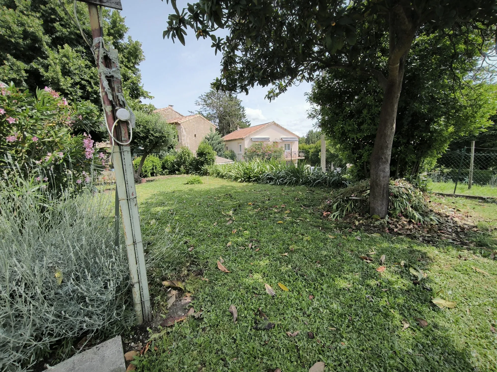 Belle maison en pierre de 86 m² avec jardin et dépendances à Saint-Christol-lès-Alès 