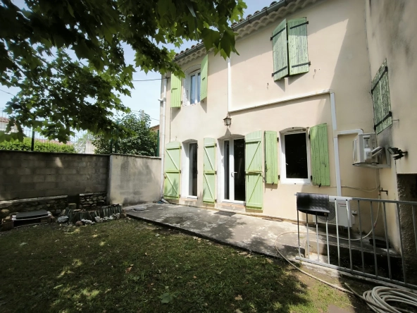 Belle maison en pierre de 86 m² avec jardin et dépendances à Saint-Christol-lès-Alès