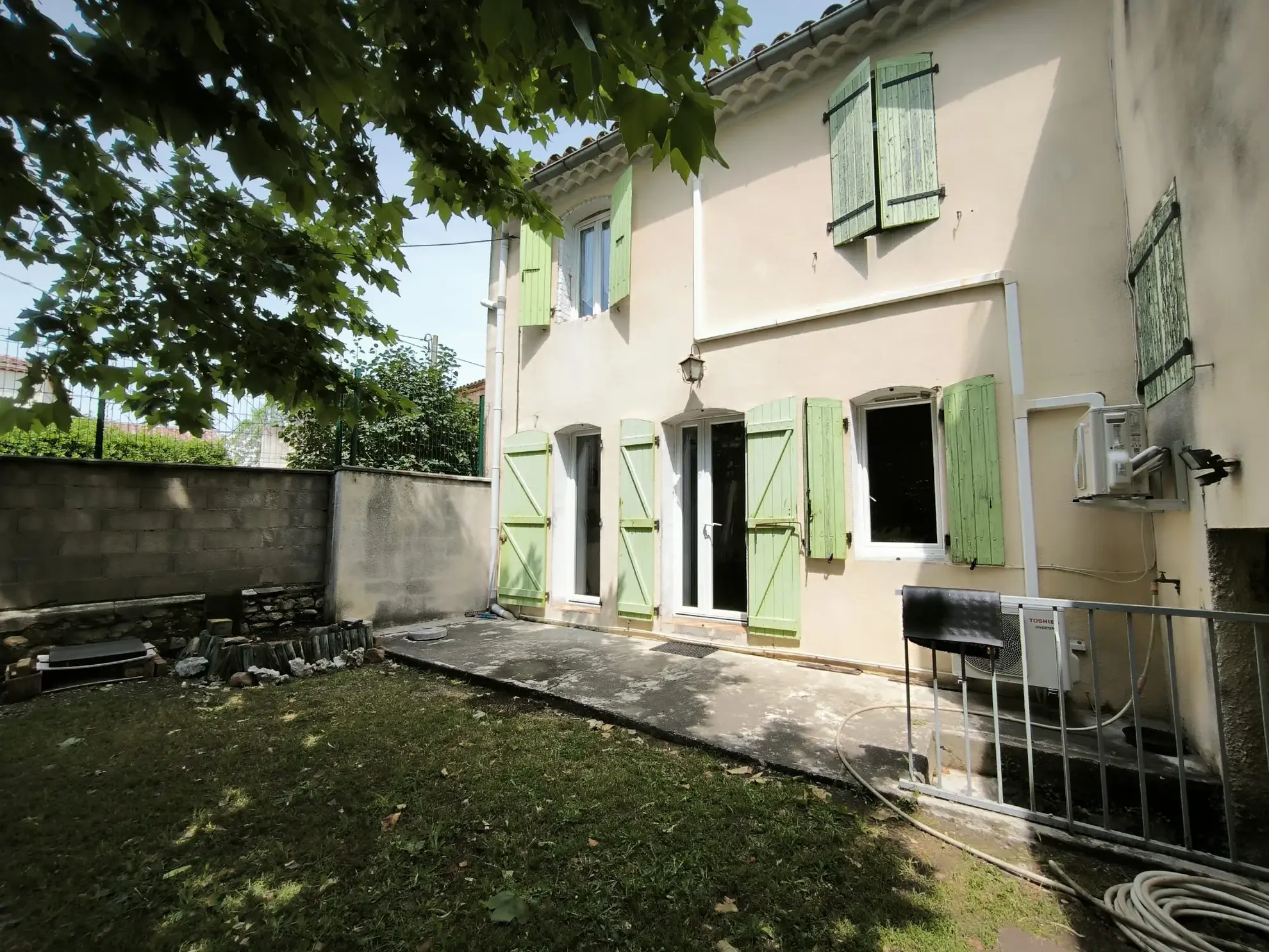 Belle maison en pierre de 86 m² avec jardin et dépendances à Saint-Christol-lès-Alès 