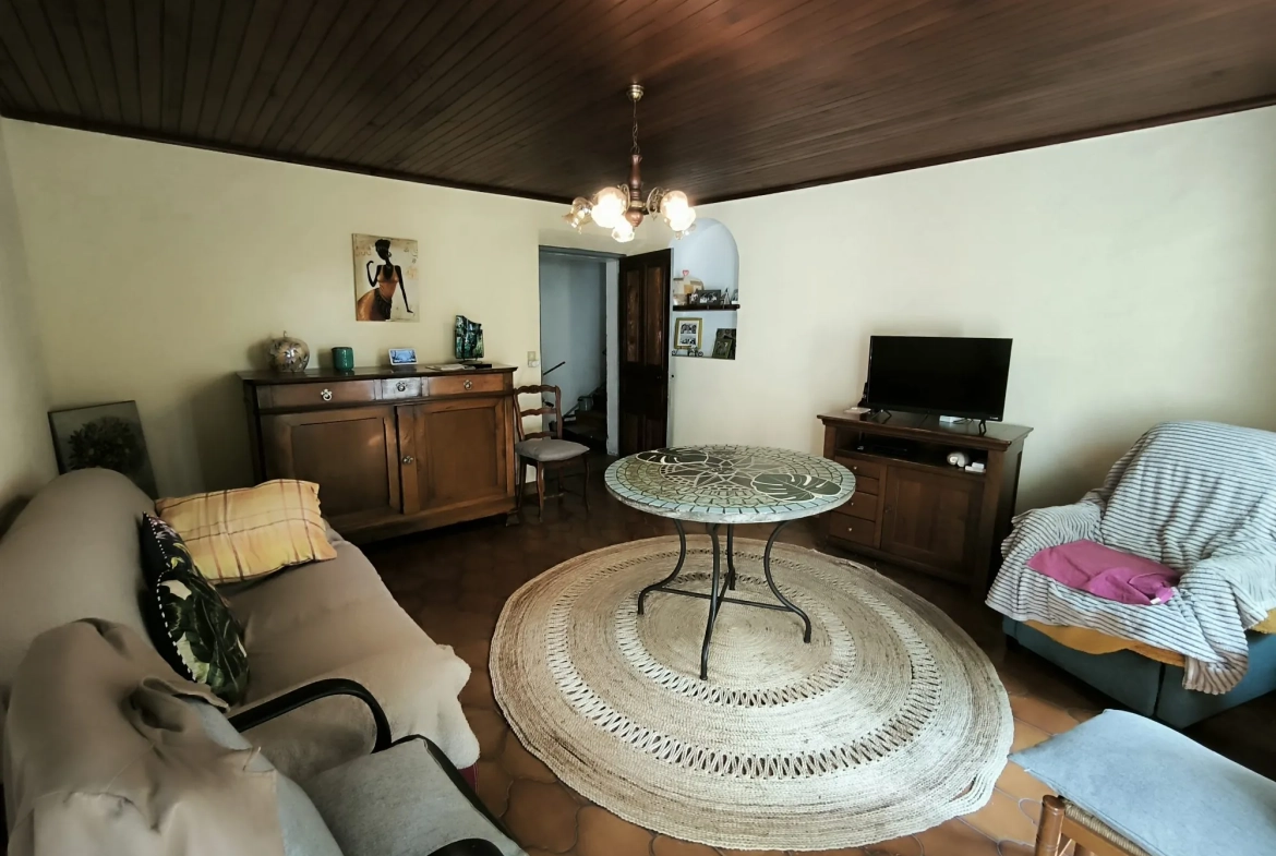 Belle maison en pierre de 86 m² avec jardin et dépendances à Saint-Christol-lès-Alès 