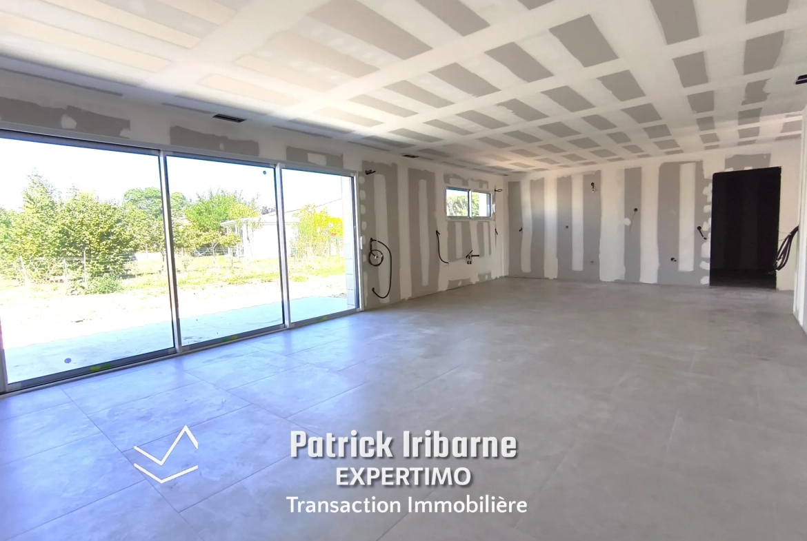 Maison neuve 4 chambres avec garage et jardin à Port-d'Envaux 
