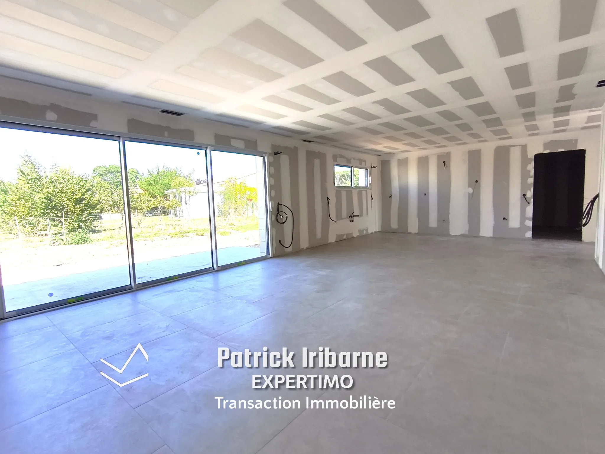 Maison neuve 4 chambres avec garage et jardin à Port-d'Envaux 