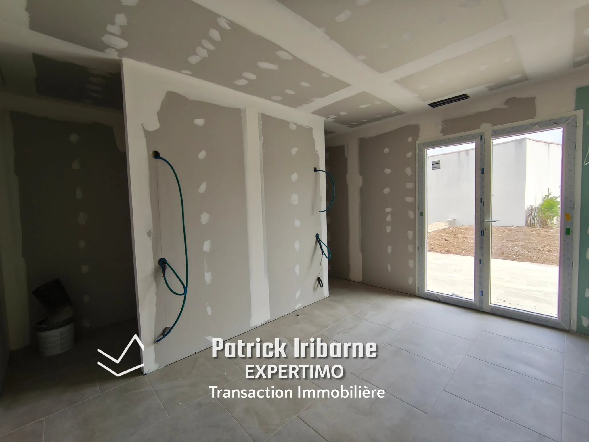 Maison neuve 4 chambres avec garage et jardin à Port-d'Envaux 