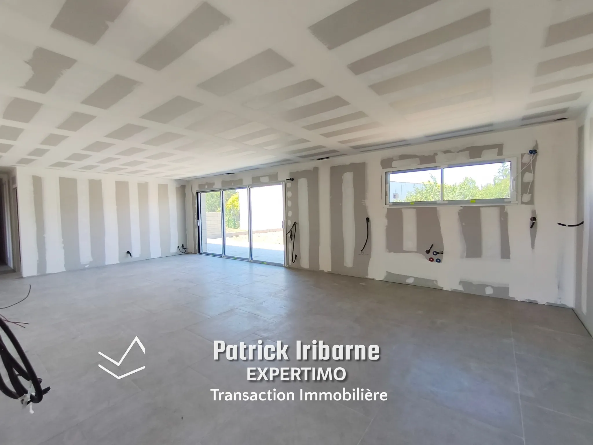 Maison neuve 4 chambres avec garage et jardin à Port-d'Envaux 