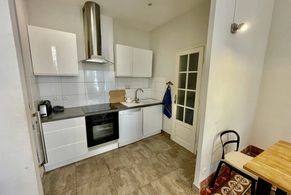 Appartement T2 idéalement situé au cœur d'Avignon, calme et lumineux 
