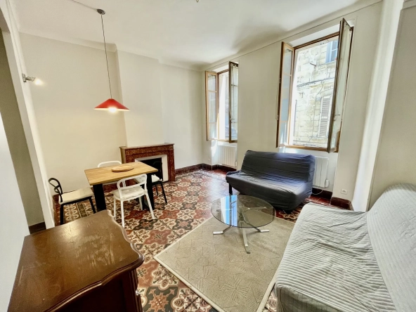 Appartement T2 idéalement situé au cœur d'Avignon, calme et lumineux