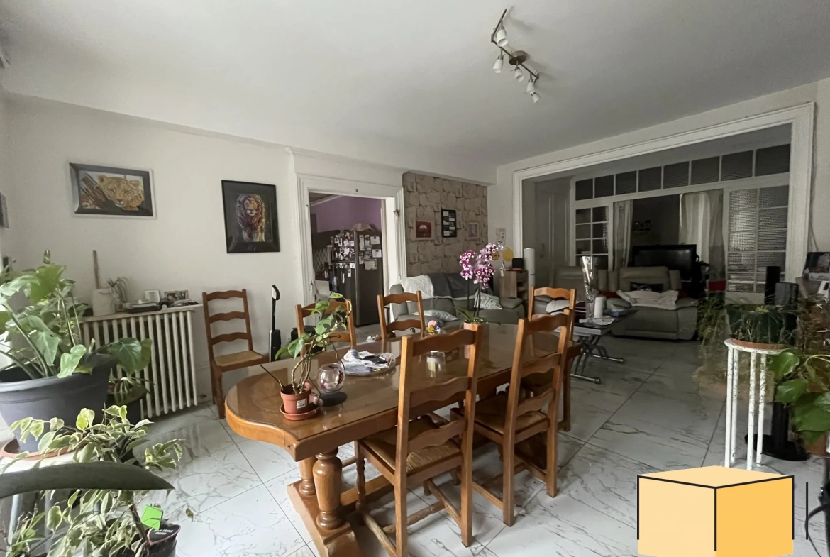 Bel appartement de 120 m² avec balcons en centre-ville de Belley 