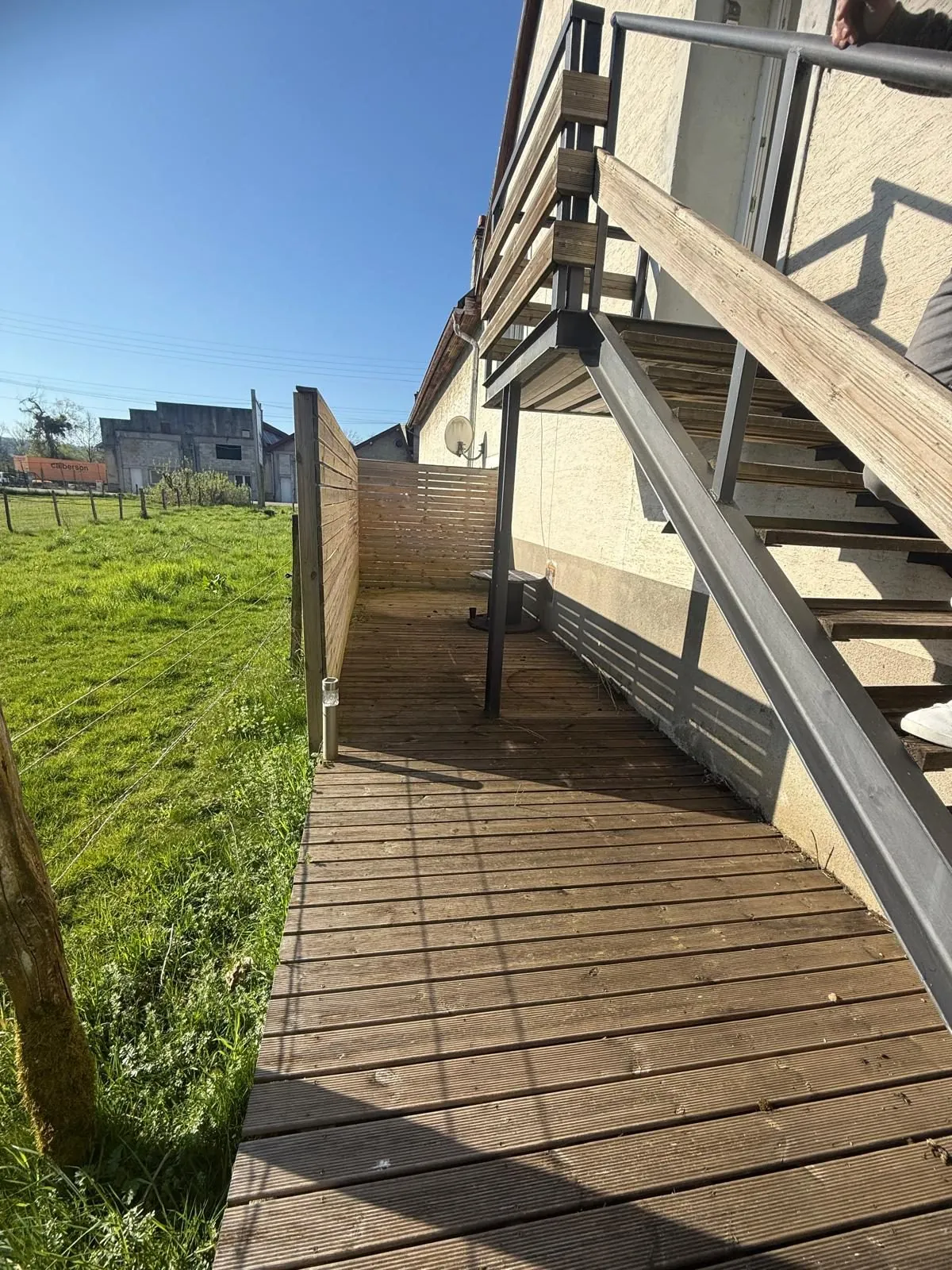 Maison mitoyenne à vendre à Bavans – 111 m², 2 appartements, terrain 12 ares 