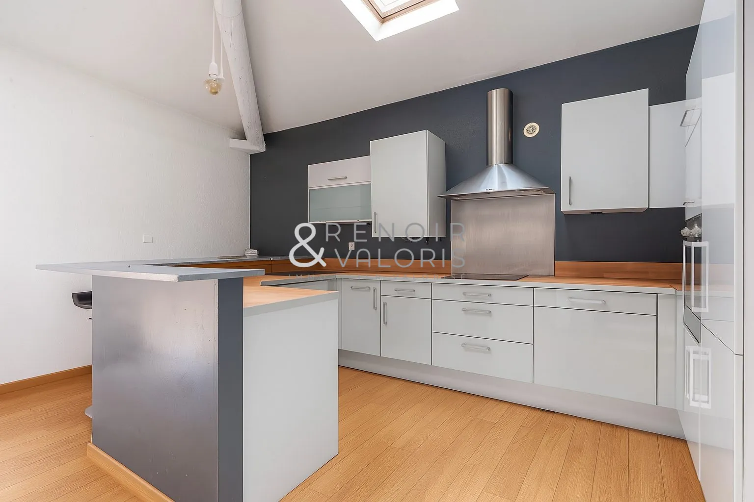 Appartement de 2 chambres à Nancy avec cave et luminosité optimale 