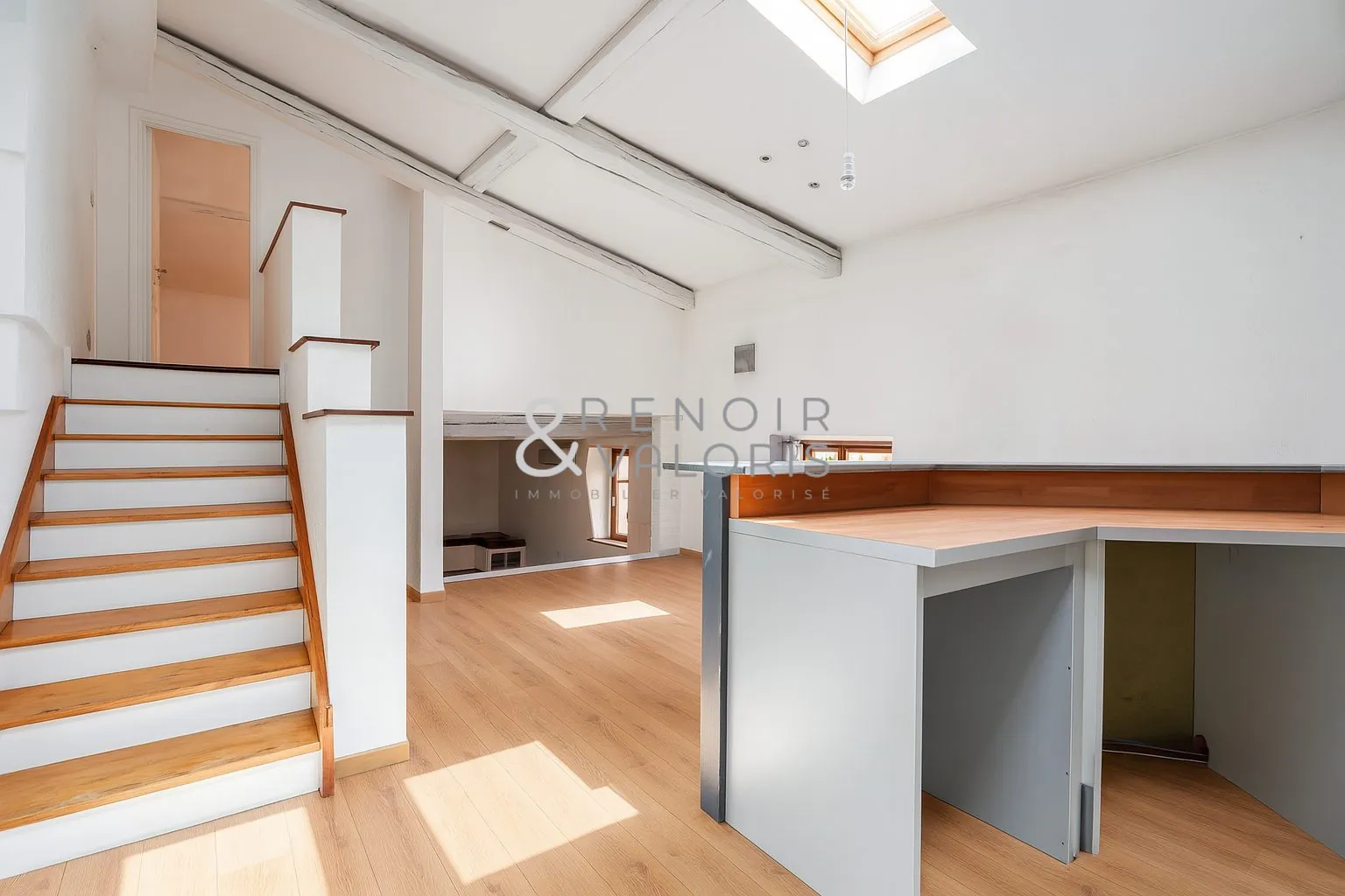 Appartement de 2 chambres à Nancy avec cave et luminosité optimale 