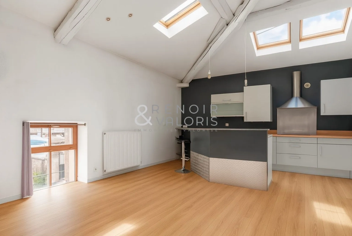 Appartement de 2 chambres à Nancy avec cave et luminosité optimale 